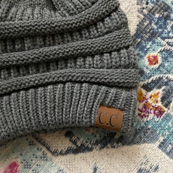 C.C messy bun beanie NWT - Picture 3 of 5